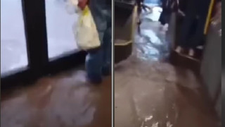 Τραγικό: Σε πραγματικό... ποτάμι μετατράπηκε ο διάδρομος λεωφορείου του ΟΑΣΘ