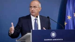 Ο Οικονόμου ξεκαθαρίζει: Καμία ελληνική αρχή δεν διαθέτει παράνομα λογισμικά