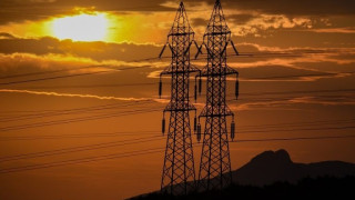 Στην Ελλάδα το ακριβότερο ρεύμα – Σήμερα «κληρώνει» ο πληθωρισμός