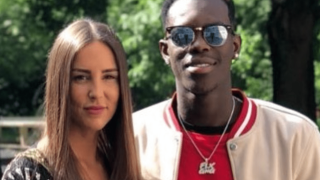 Ντένις Σρέντερ: Αυτή είναι η κούκλα σύντροφος του