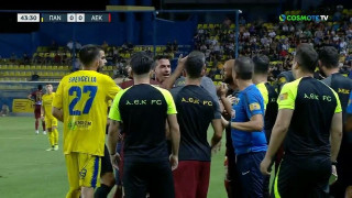 Στο νοσοκομείο με ασθενοφόρο ο Τζαβέλλας - Διέλυσε τζάμι στ’ αποδυτήρια κι έκοψε το χέρι του!