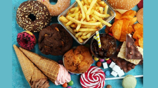 Αυτά είναι τα τρόφιμα που τρώμε κάθε μέρα και αυξάνουν τον κίνδυνο εμφράγματος