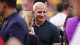 ΝΒΑ: Ο Τζεφ Μπέζος ενδιαφέρεται για τον Φίνιξ Σανς