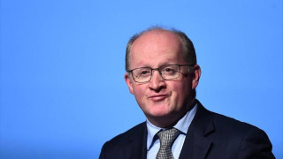 Σε πανικό η ΕΚΤ - Φίλιπ Λέιν: «Φορολογήστε τους πλούσιους και τα υπερκέρδη των εταιρειών»