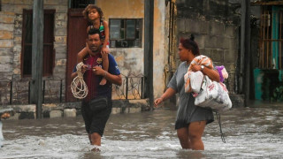 Ο τυφώνας Ίαν «χτυπάει» τις ΗΠΑ - Συγκλονιστικό βίντεο