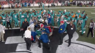 Πάγωσαν όλοι στο NFL: Παίκτης τραυματίστηκε στο κεφάλι και έπεσε ακαριαία στο έδαφος