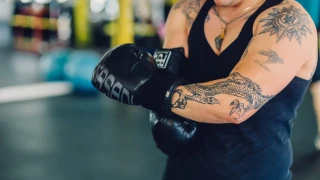 Πυγμάχοι έσπασαν στο ξύλο 47χρονο που έστελνε σεξουαλικά μηνύματα σε 13χρονη