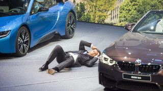 Κατέρρευσε ο διευθύνων σύμβουλος μεγάλης αυτοκινητοβιομηχανίας!! (Vid)