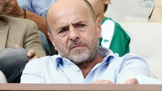 Βάζει ενέχυρο τα διαρκείας! 