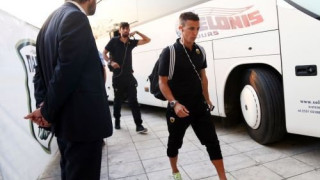 Η άφιξη της ΑΕΚ στην Τούμπα (videos)