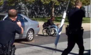 ΣΟΚ:  Αστυνομικοί σκοτώνουν άνδρα σε αναπηρικό καροτσάκι