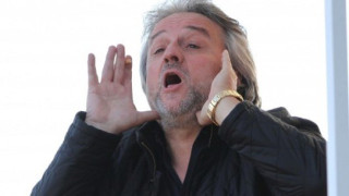 «Κάνε την ανατροπή σαν τον Κομπότη ρε Λαλιώτη, ρε Λαλιώτη!» (pic)