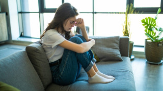 Κατάθλιψη: Η βιταμίνη που έχει τη δύναμη να βελτιώσει τη διάθεση