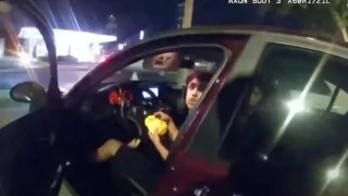 ΗΠΑ: Αστυνομικός πυροβόλησε νεαρό την ώρα που έτρωγε στο αυτοκίνητο του