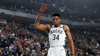 Οι Μπακς χάνουν, ο Γιάννης όμως συνεχίζει τα double-double!