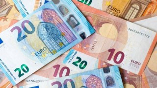 Δώρο Χριστουγέννων: Νωρίτερα φέτος η καταβολή-Τι πρέπει να ξέρετε