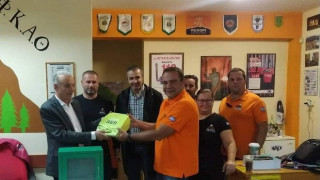 Δήμος Θερμαϊκού: Απινιδωτή παρέδωσε ο δήμαρχος, Γιώργος Τσαμασλής, στον ΟΦΚΑΘ