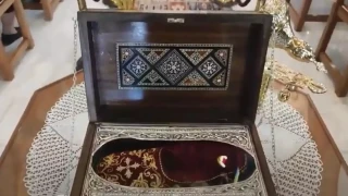 Κοζάνη: Κοσμοσυρροή για το προσκύνημα της παντόφλας του Αγίου Σπυρίδωνα