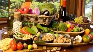 Κάθε νοικοκυριό πετάει… 127 κιλά φαγητού ετησίως