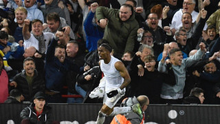 Η Λιντς πέταξε... έξω από το γήπεδο οπαδό της που χλεύασε τους φίλους της Λίβερπουλ για το Χίλσμπορο