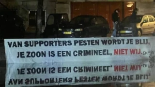 Αϊντχόφεν: Δήμαρχος απαγόρευσε την μετακίνηση οπαδών- Πανό διαμαρτυρίας έξω από το σπίτι της