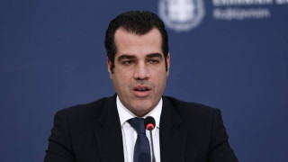 Έκτακτα μέτρα Πλεύρη για τις ελλείψεις στα φάρμακα – Το τελεσίγραφο στις φαρμακαποθήκες για άρση άδειας λειτουργίας