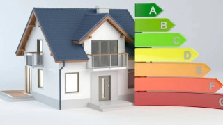 «Εξοικονομώ - Ανακαινίζω» για νέους: Τι ισχύει - ποιοι είναι οι δικαιούχοι