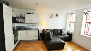 Πωλείται διαμέρισμα στο... Χάιμπουρι (Pics)