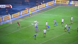 Παρά λίγο το αυτογκόλ της χρονιάς (video)