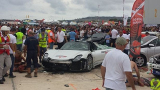 Άγγλος εκατομμυριούχος παρέσυρε 28 άτομα σε αγώνα επίδειξης (video)