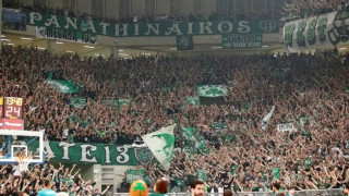 Έκσταση στο ΟΑΚΑ- Η... τρέλα του αμερικανού σπίκερ με την ατμόσφαιρα (vid)