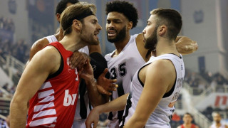 Ένταση και προκλητική ενέργεια του Τζορτζ Πάπας στον κόσμο του ΠΑΟΚ (vid)