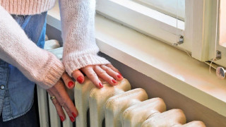 Θέρμανση: Στα καυσόξυλα οδηγούνται τα νοικοκυριά