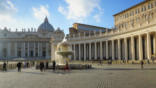 Σοκ στο Βατικανό: Κατηγορούν ιερέα ότι βίαζε και εξανάγκαζε μοναχές σε ομαδικό σεξ