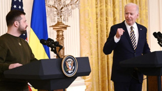 «Ο Ζελένσκι έμοιαζε με μάνατζερ στριπτιζάδικου» - Το σχόλιο Αμερικανού σχολιαστή για τον Ουκρανό πρόεδρο