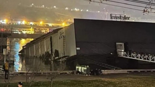 Πλωτό κλαμπ στο Βελιγράδι βούλιαξε στο ποτάμι ενώ ήταν γεμάτο κόσμο!