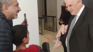 Μελισσανίδης σε πιτσιρικά: «Έρχεσαι εδώ στο γήπεδο με κόκκινα; Άλλαξέ τα»