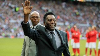 Η Superleague τιμά τη μνήμη του Πελέ με ενός λεπτού σιγή σε όλα τα ματς