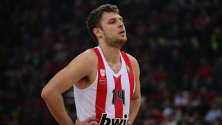 Αγωνία στον Ολυμπιακό για τον Βεζένκοφ πριν τον Παναθηναϊκό