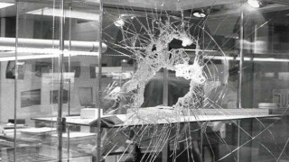 Θεσσαλονίκη: Βανδαλισμοί σε προσόψεις καταστημάτων στην Τούμπα -Δύο συλλήψεις