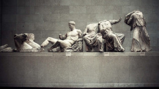 Και οι «Times» επιστρέφουν τα γλυπτά του Παρθενώνα στην Ελλάδα