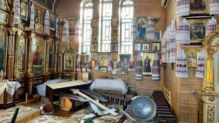 Βίνιτσα: Εισέβαλε σε εκκλησία και μαχαίρωσε στο λαιμό τον ιερέα - Τον πυροβόλησαν οι αστυνομικοί