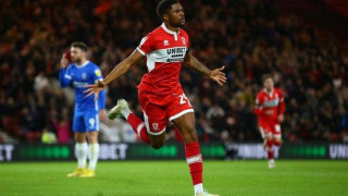 Συνεχίζει να τα...σπάει στην Championship ο Άκπομ-Παίκτης του μήνα για τρίτη φορά