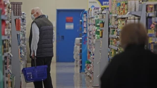 Προς παράταση το «καλάθι του νοικοκυριού» – Τι αλλαγές σχεδιάζονται