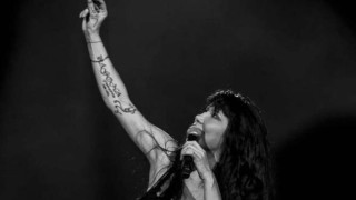 Πάολα: Σπάει τη σιωπή της για το τσιγάρο – «Ήταν στοιχείο της παράστασης» (vid)