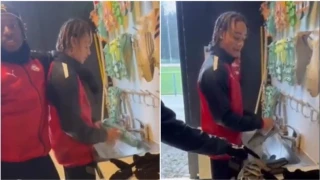 Το...«καψόνι» στον Τσάβι Σίμονς, από τους συμπαίκτες του στην PSV