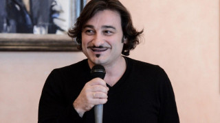 Βασίλης Χαραλαμπόπουλος: «Βλέπω πόσο μεγάλη είναι η βλακεία του ανθρώπου και τρομάζω»