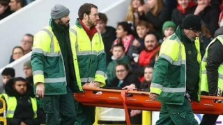 League 2: Πήραν διαιτητή από τον αγωνιστικό χώρο με φορείο (vid)