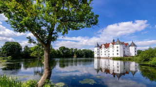 Τέως βασιλιάς Κωνσταντίνος: Πού βρίσκεται το ανάκτορο «Γκλύξμπουργκ»;