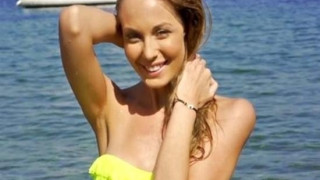 Το ''καυτό'' κορμί της Αντωνίας